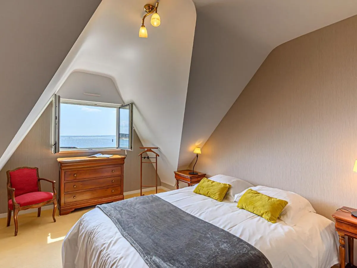 Apartment Residence Villa Des Iles By Interhome Quiberon